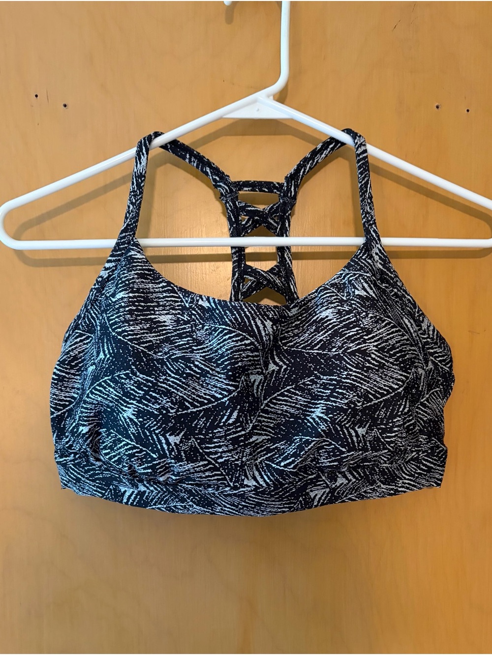 all in motion Black and White Strappy Sports Bra — NEVER WORN